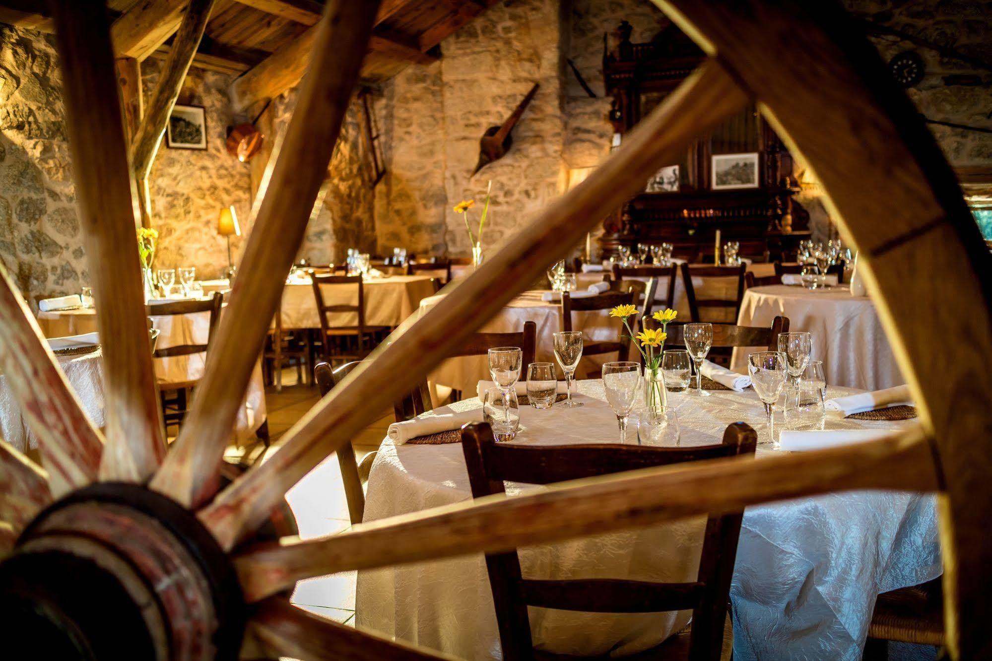 Hotel Restaurant De La Poste Et La Grange Detente, Espace Bien-Etre Chateauneuf-de-Randon Exterior photo